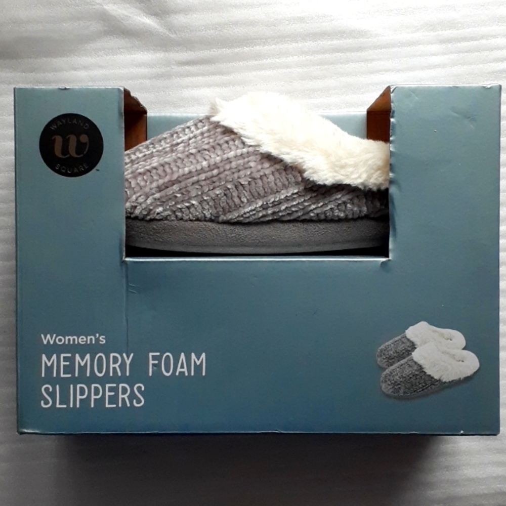 Women's memory foam slippers